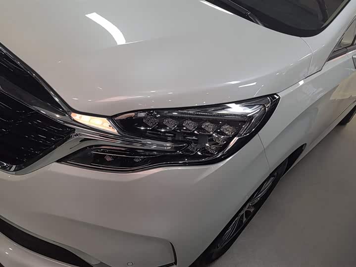 Фото 5 - Buick GL8 ES