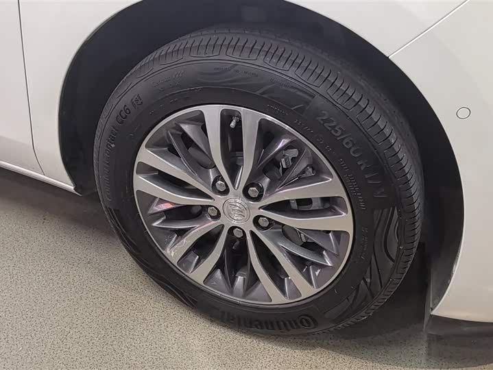 Фото 6 - Buick GL8 ES