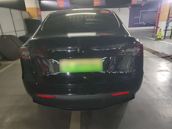 Фото 6 - Tesla Model Y