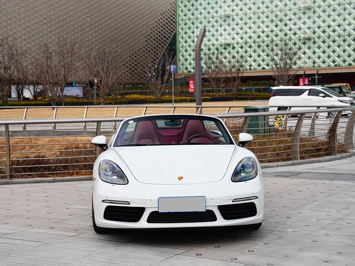 Фото 2 - Porsche 718