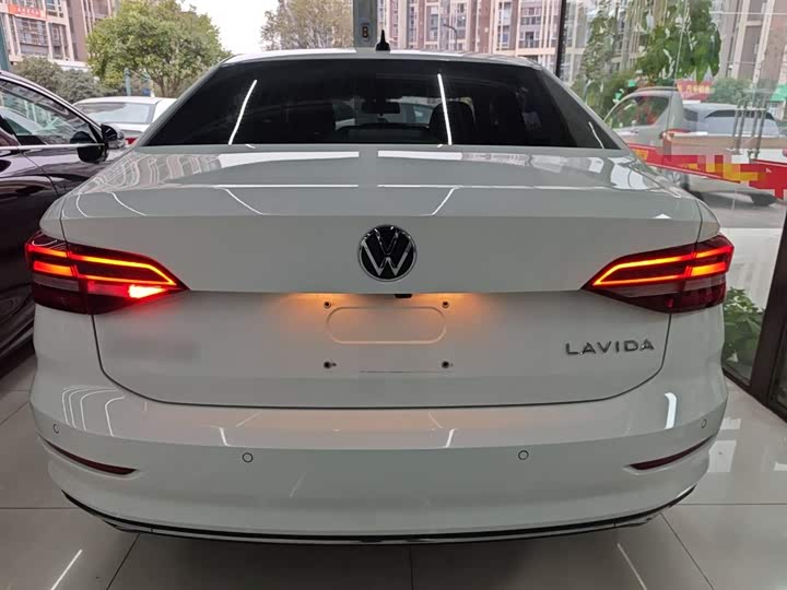 Фото 6 - Volkswagen Lavida