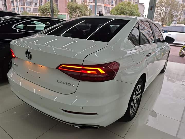 Фото 7 - Volkswagen Lavida