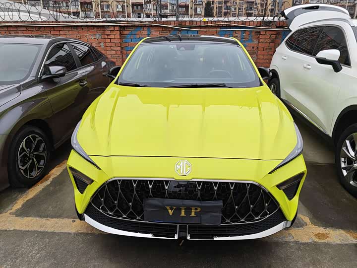 Фото 2 - MG Motor 5 Scorpio