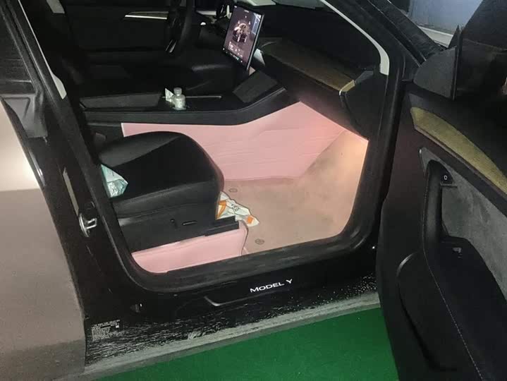 Фото 8 - Tesla Model Y