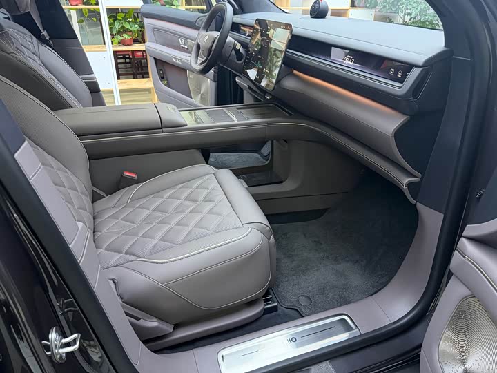 Фото 6 - Nio ES8