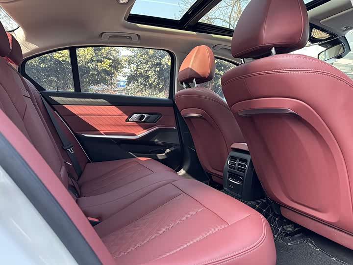 Фото 8 - BMW 3 Series