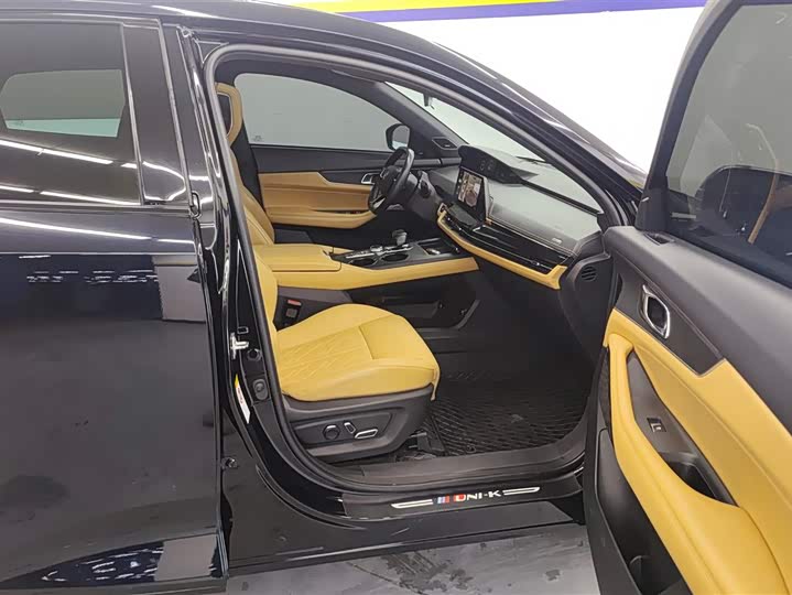 Фото 8 - Changan UNI-K