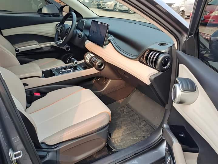 Фото 8 - BYD Yuan Plus