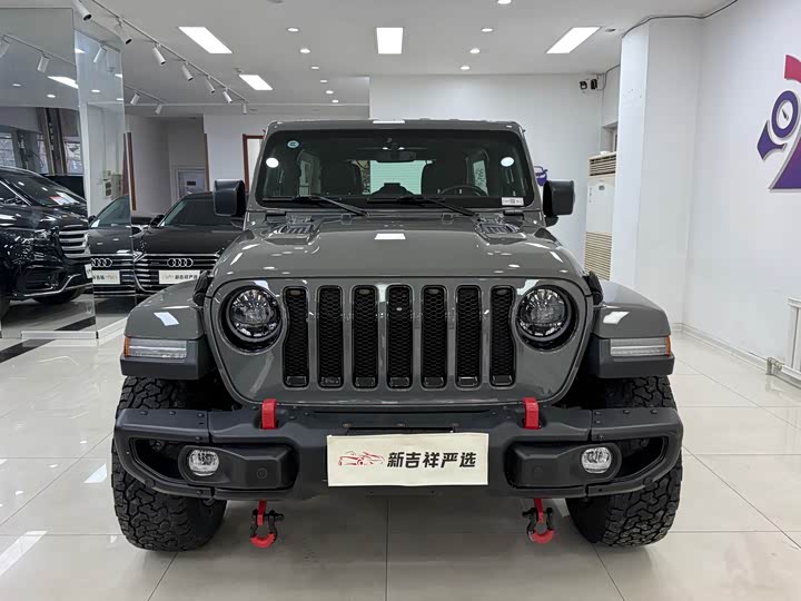 Фото 2 - Jeep Wrangler