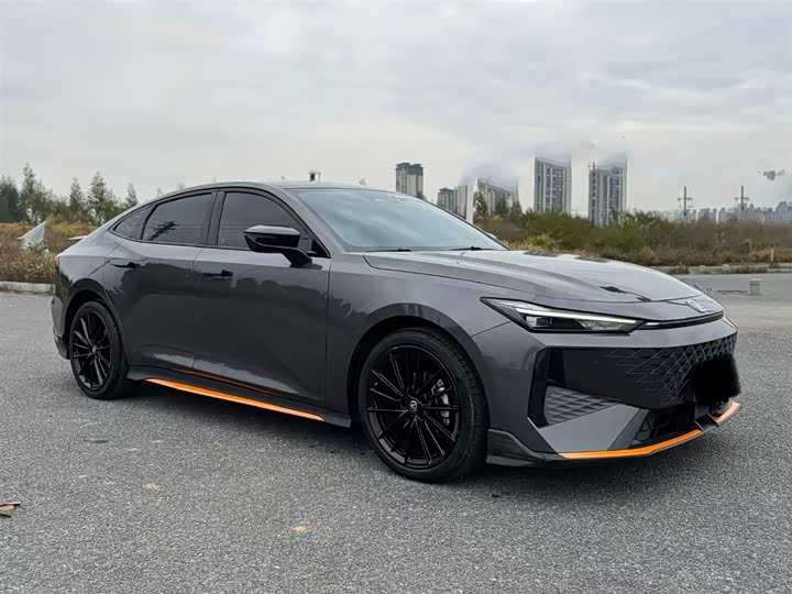 Фото 3 - Changan UNI-V