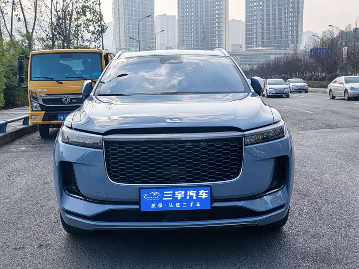 Фото 2 - LiXiang One