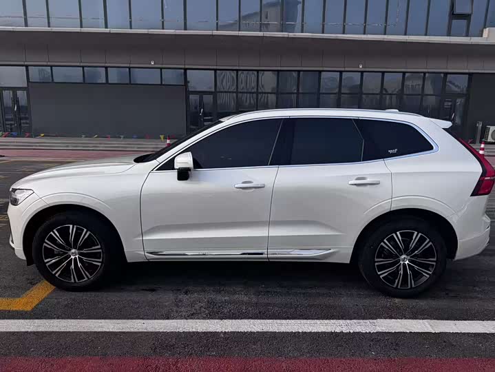 Фото 4 - Volvo XC60