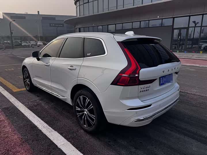Фото 6 - Volvo XC60