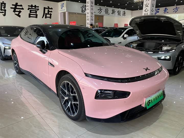 Фото 3 - XPeng P7