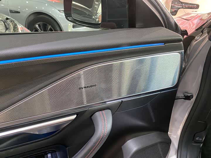 Фото 7 - XPeng P7