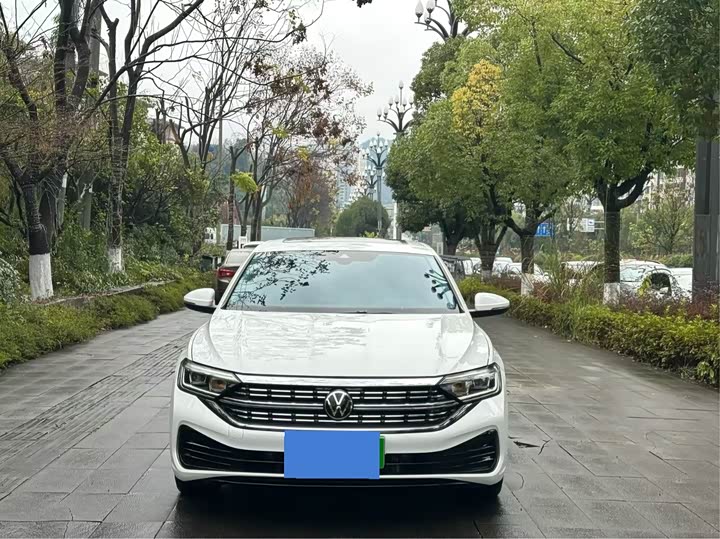 Фото 2 - Volkswagen Sagitar L