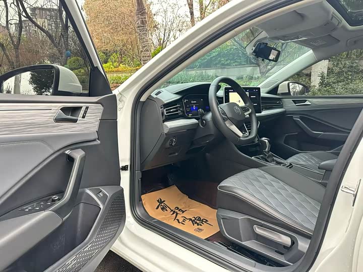 Фото 8 - Volkswagen Sagitar L