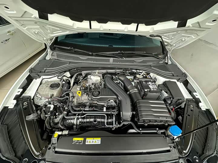 Фото 9 - Volkswagen Sagitar L