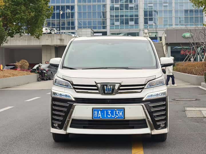 Фото 3 - Toyota Vellfire