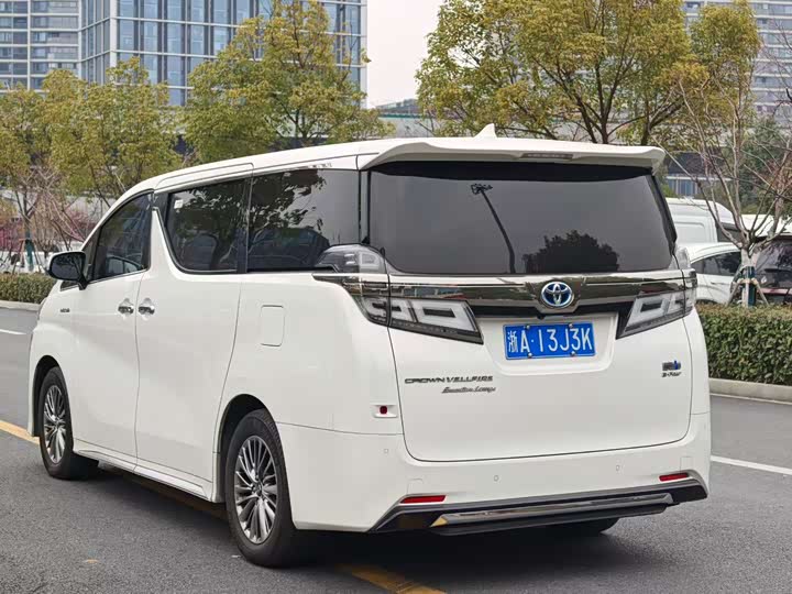 Фото 5 - Toyota Vellfire
