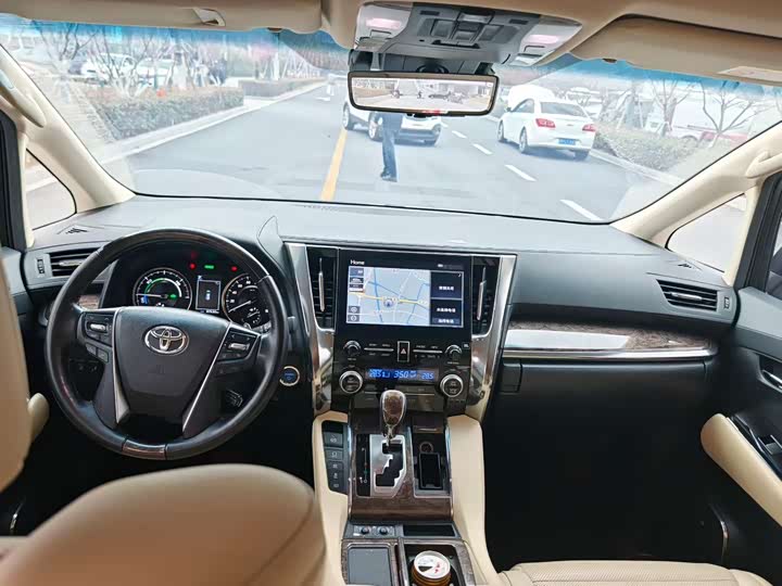 Фото 6 - Toyota Vellfire