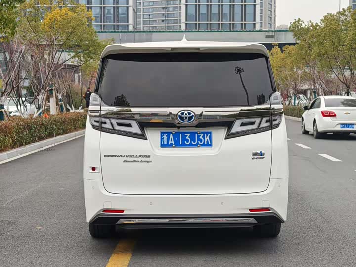 Фото 8 - Toyota Vellfire
