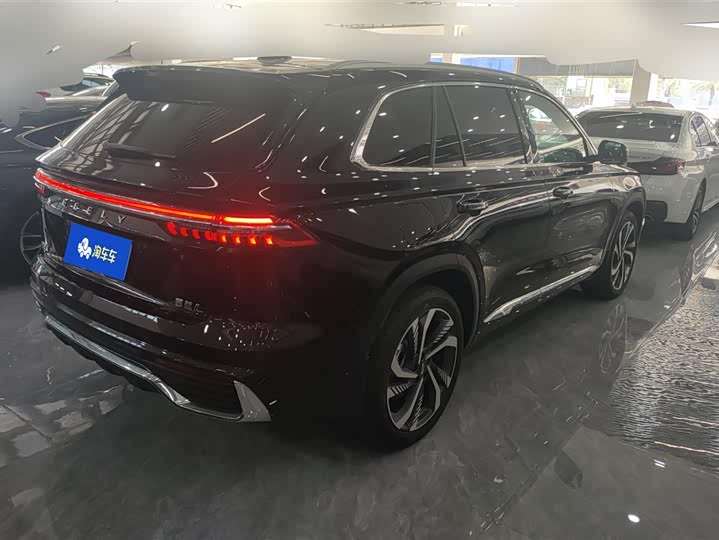 Фото 3 - Geely Monjaro