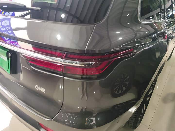 Фото 8 - LiXiang One