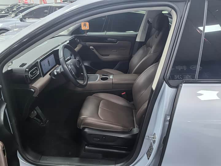 Фото 9 - Leapmotor C11