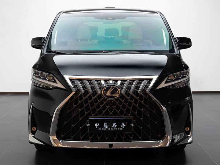 Фото 2 - Lexus LM