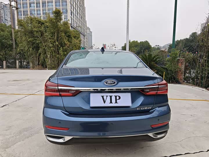 Фото 8 - Ford Escort