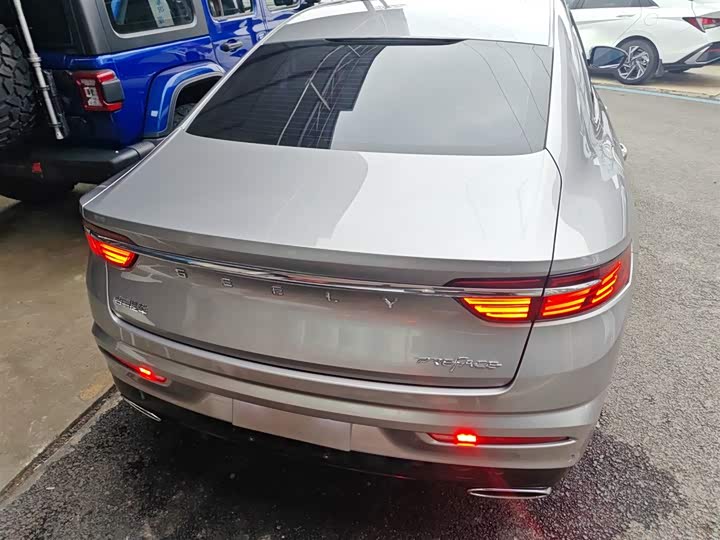 Фото 6 - Geely Preface