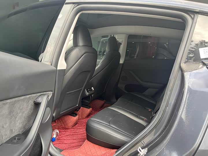 Фото 6 - Tesla Model Y