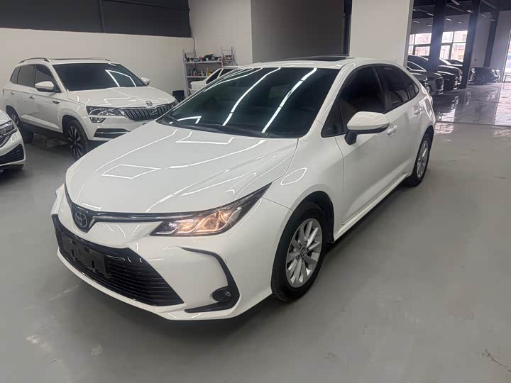 Фото 1 - Toyota Corolla