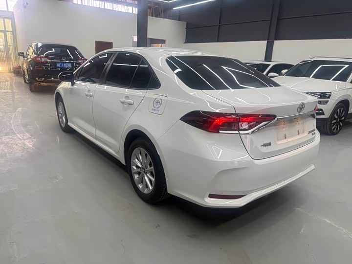 Фото 6 - Toyota Corolla