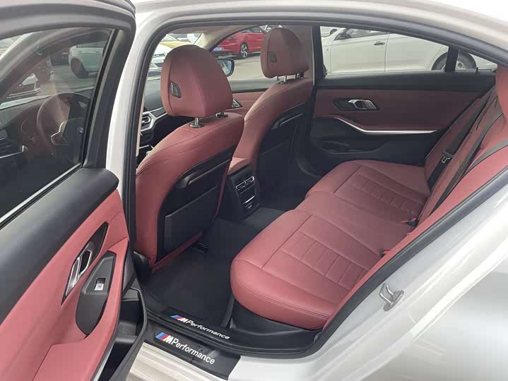 Фото 9 - BMW 3 Series