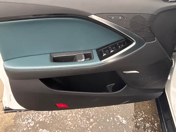 Фото 8 - MG Motor 7