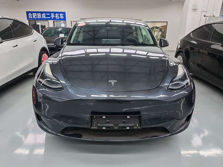 Фото 1 - Tesla Model Y