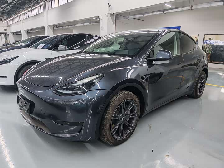 Фото 3 - Tesla Model Y
