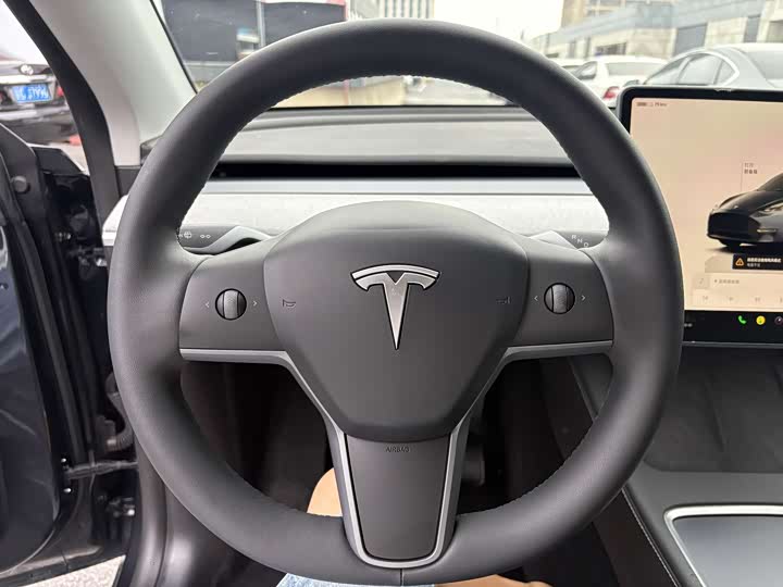 Фото 9 - Tesla Model Y