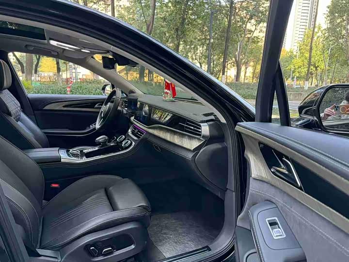 Фото 8 - Hongqi H9