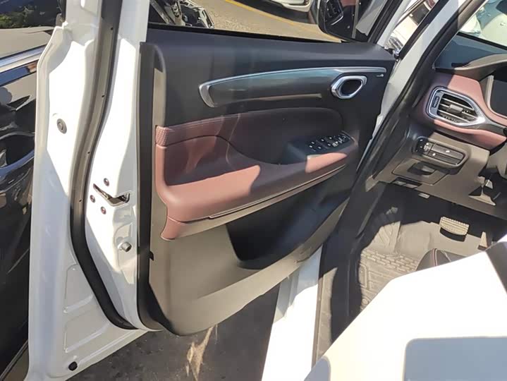 Фото 7 - GAC Trumpchi M6