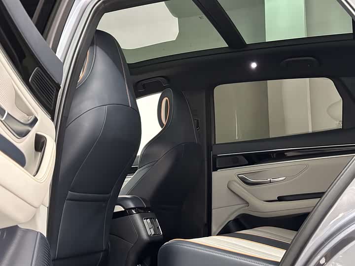 Фото 6 - BYD Song Plus