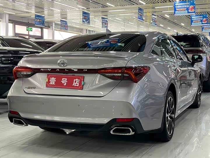 Фото 4 - Toyota Avalon