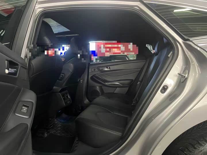 Фото 9 - Toyota Avalon