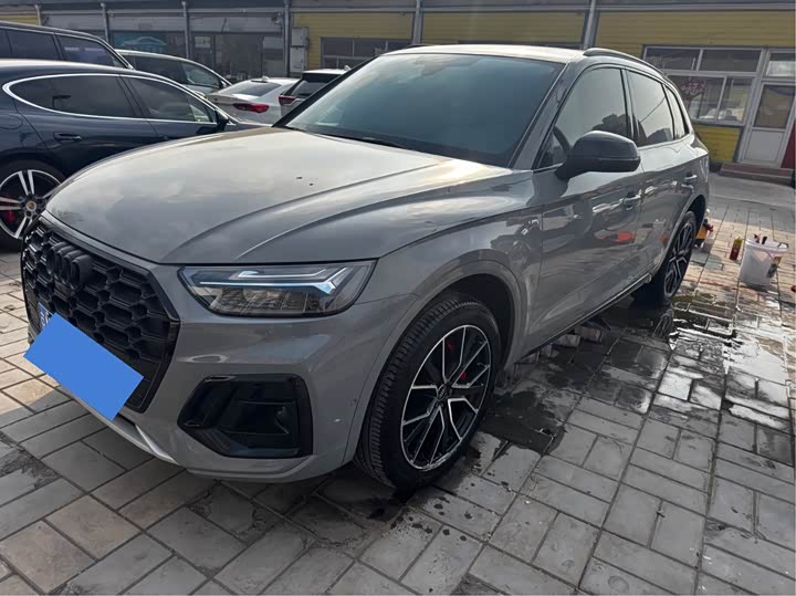 Фото 1 - Audi Q5L