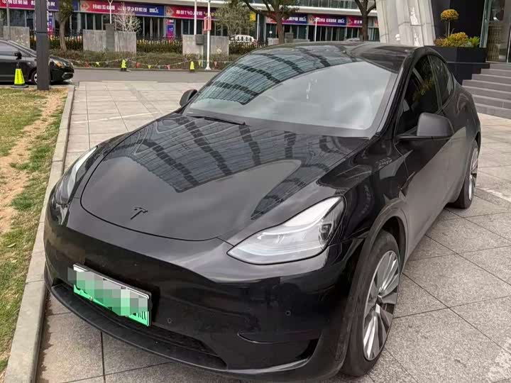 Фото 1 - Tesla Model Y