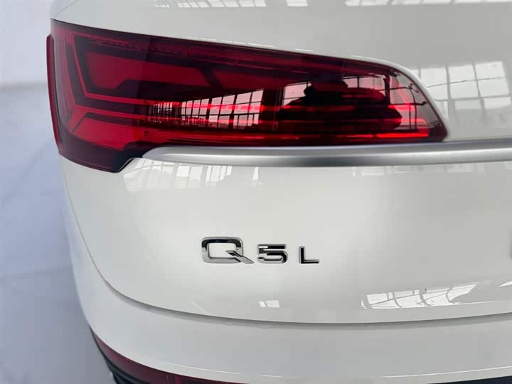 Фото 9 - Audi Q5L Sportback