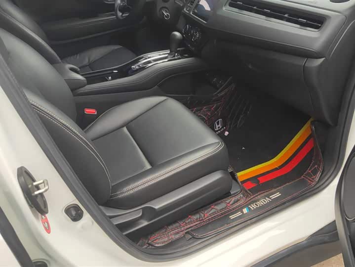 Фото 8 - Honda Vezel