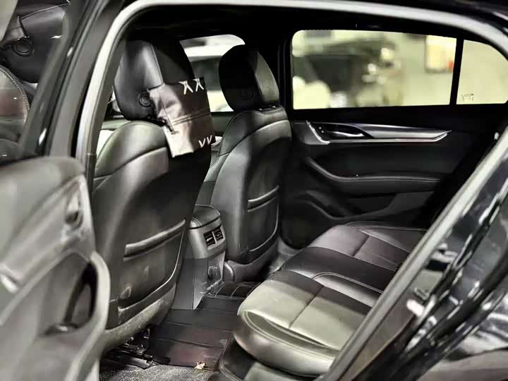 Фото 8 - Cadillac CT5